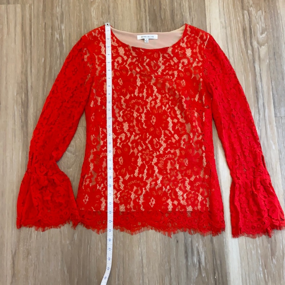 🌸Red lace top